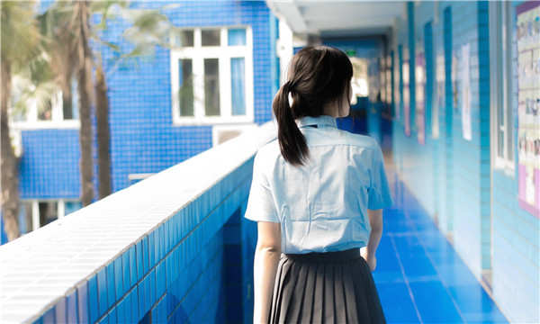 鹤庆如何找到一个可以帮助我生孩子的女人？